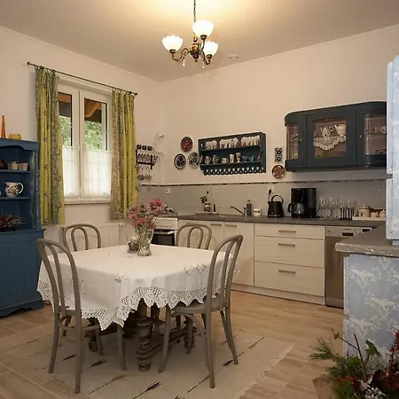 Guzowy Kacik Villa